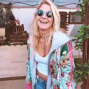 Meet your Posher, Iris